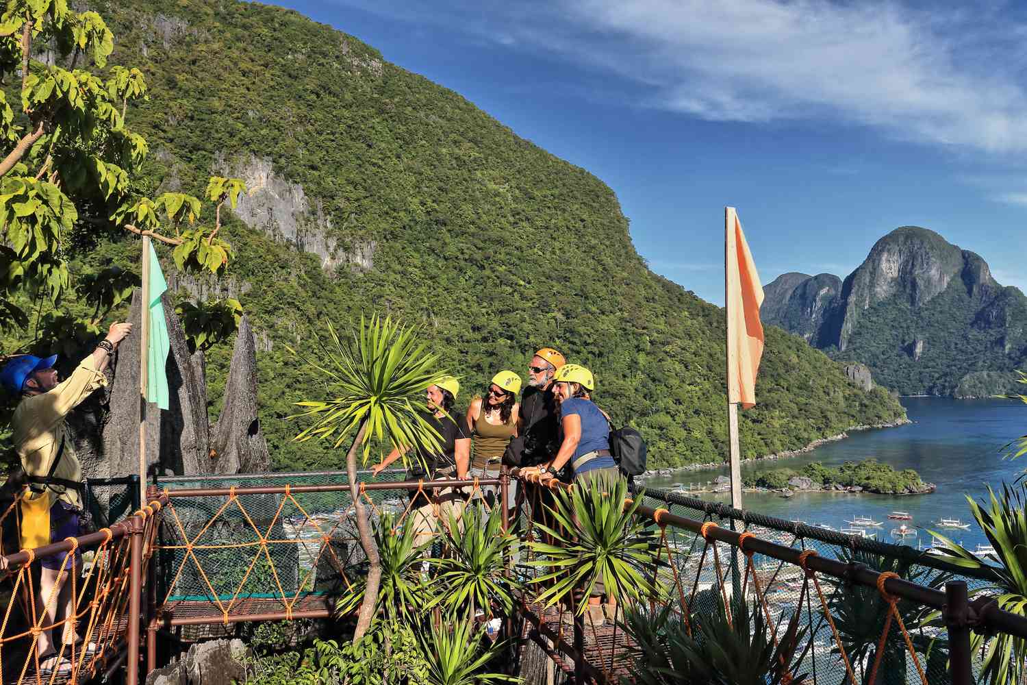 Safe Hiking Spots for Families in Palawan